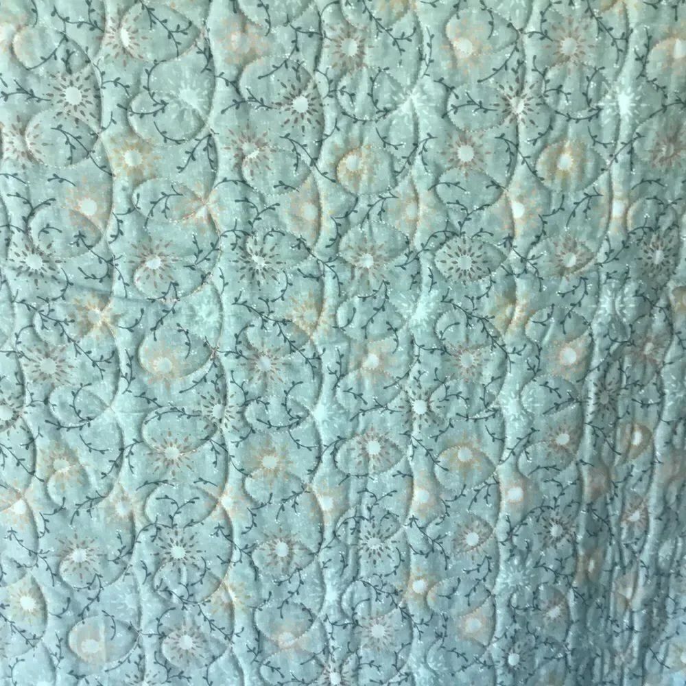 Handmade Quilt & 3 Pillows Set - Picture 13 of 14